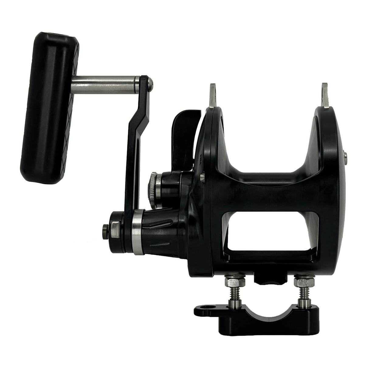 Accurate Valiant Matte Black Lever Drag Reels