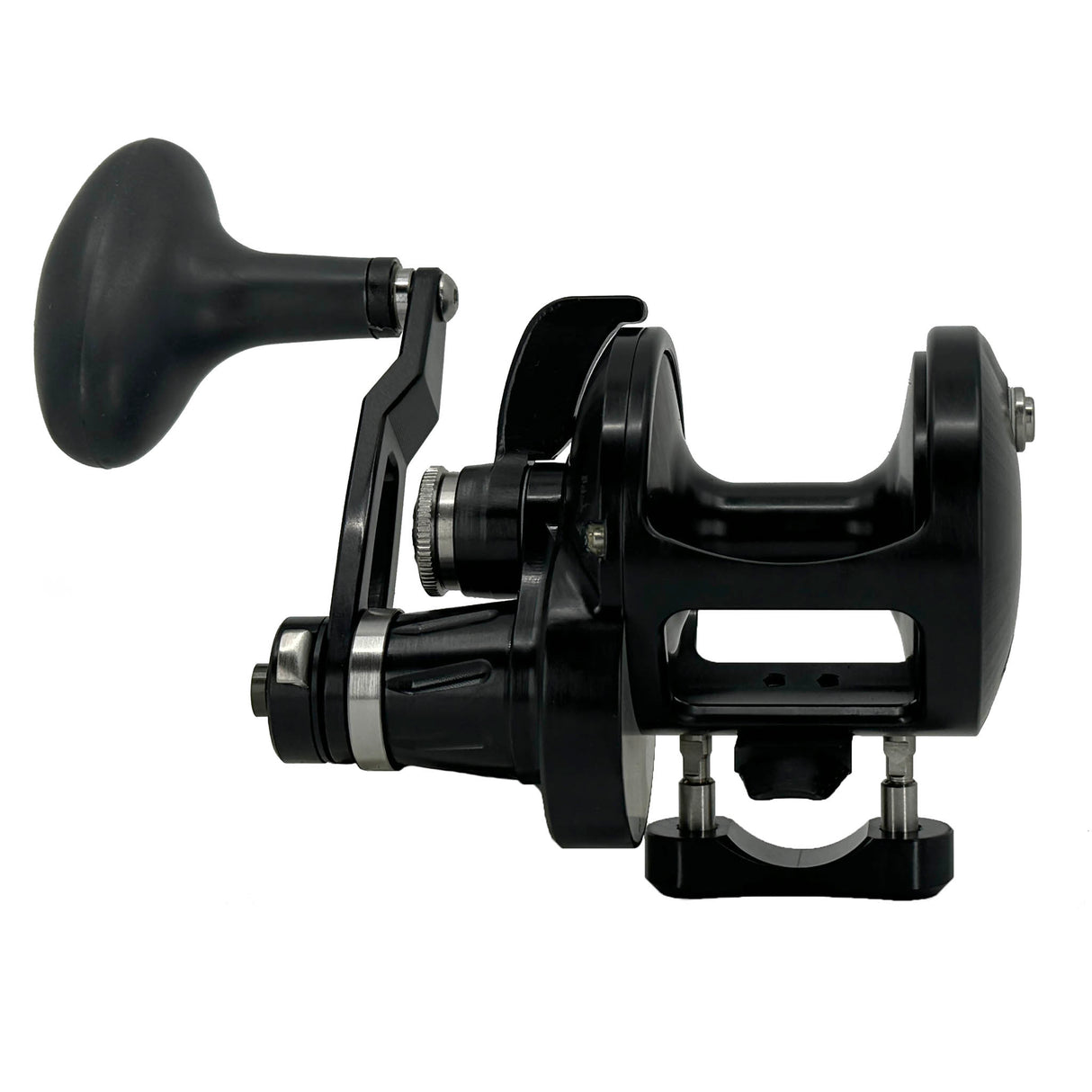 Accurate Valiant Matte Black Lever Drag Reels