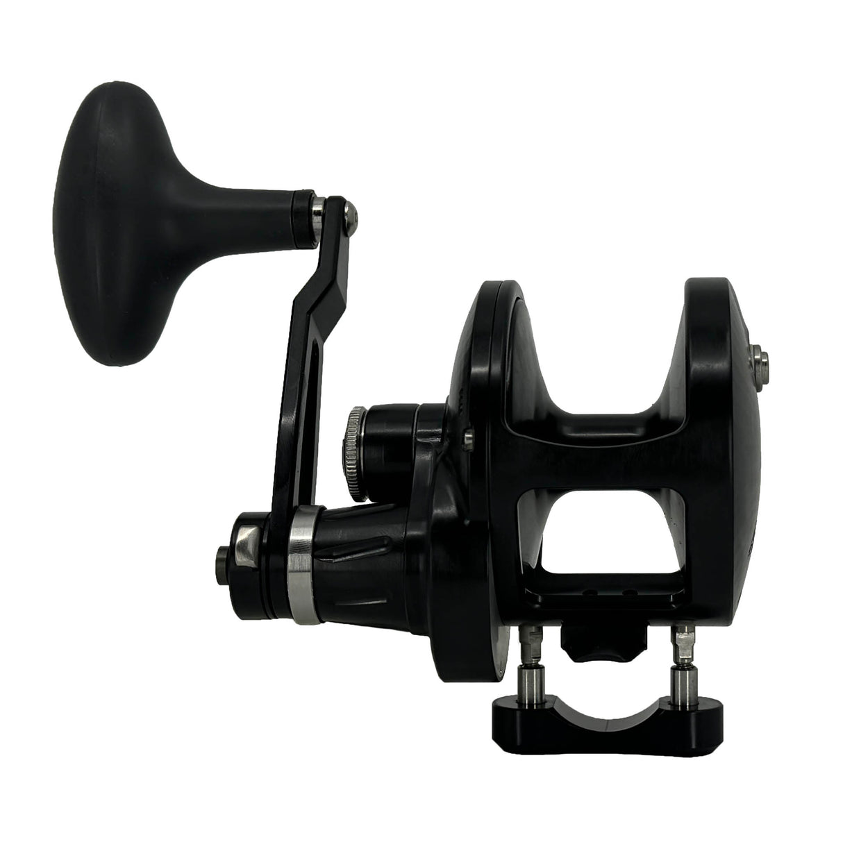 Accurate Valiant Matte Black Lever Drag Reels