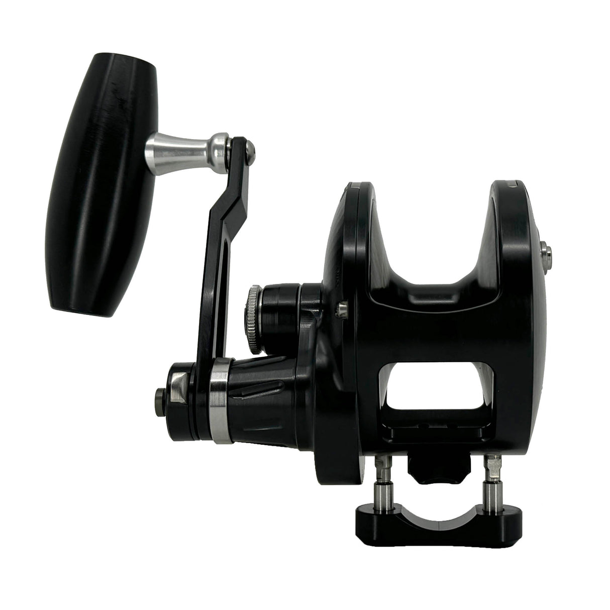 Accurate Valiant Matte Black Lever Drag Reels