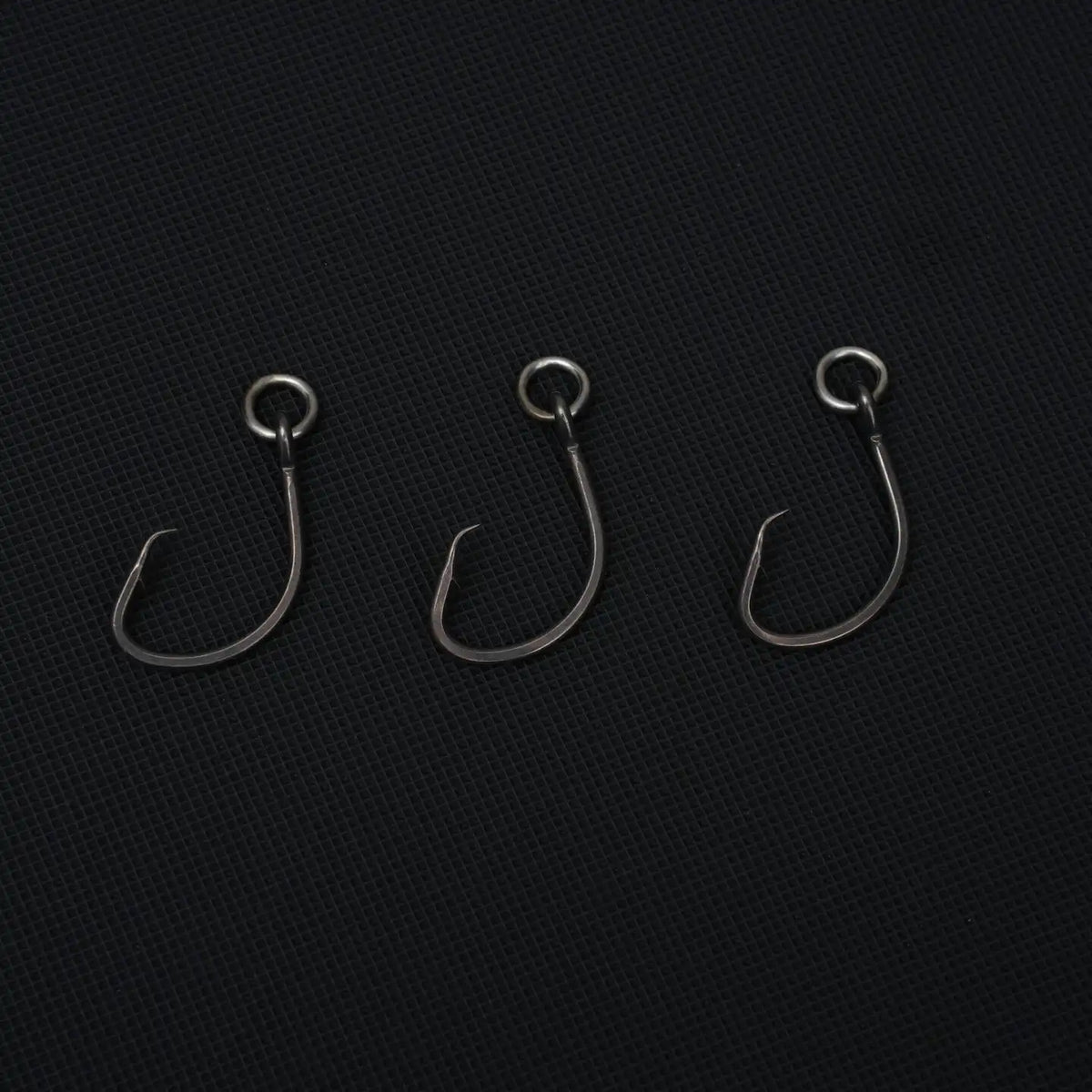 a.b mati 4.19 fish hook BKK Ringed Mutsu Circle Heavy-SS Hooks - 6 Pack The aggressive curve also helps move soft plastic out of the way during a strike How to tie this fish!