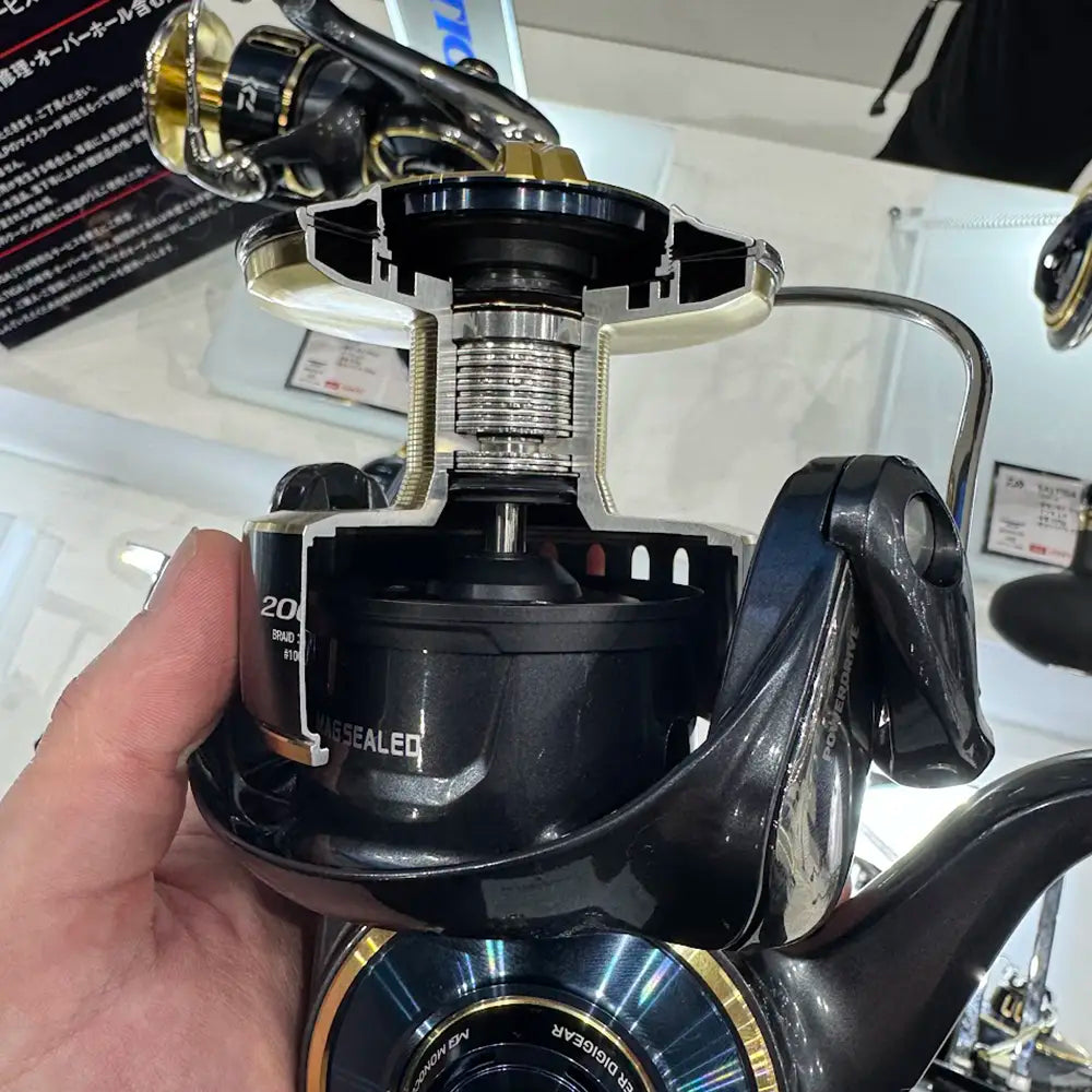 Daiwa SALTG10000-H Saltiga Spinning Reel